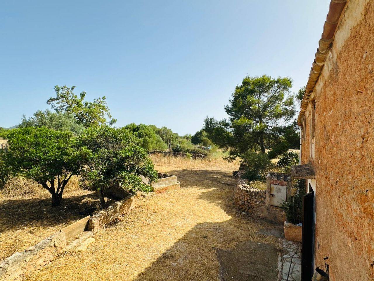 Authentic Mallorcan Finca with Views of Sant Salvador - 1