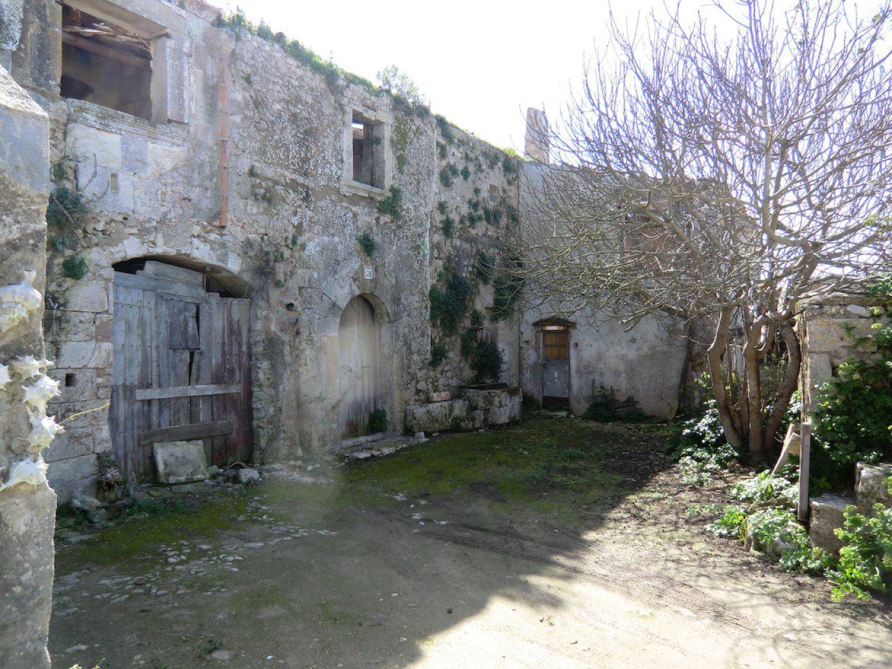 Old farmhouse with charm and character - 1