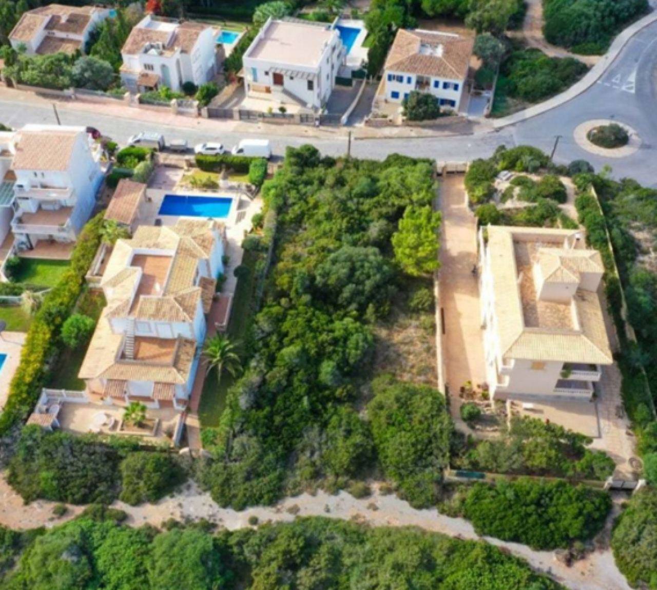 Plot just ower the Beach of Porto Colom - 1