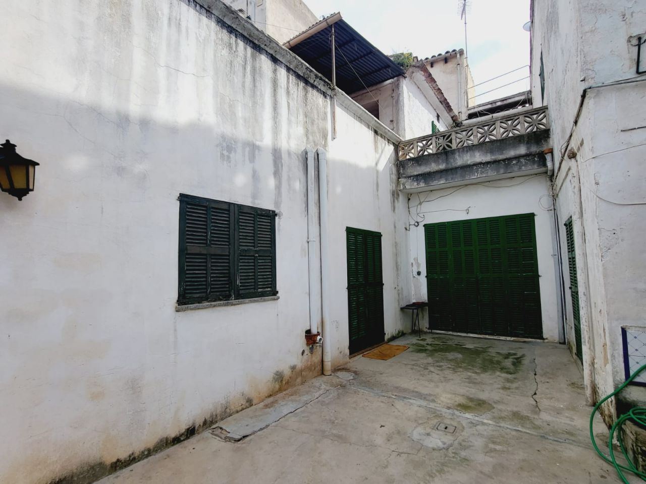 Authentic townhouse with large garden and various options - 1